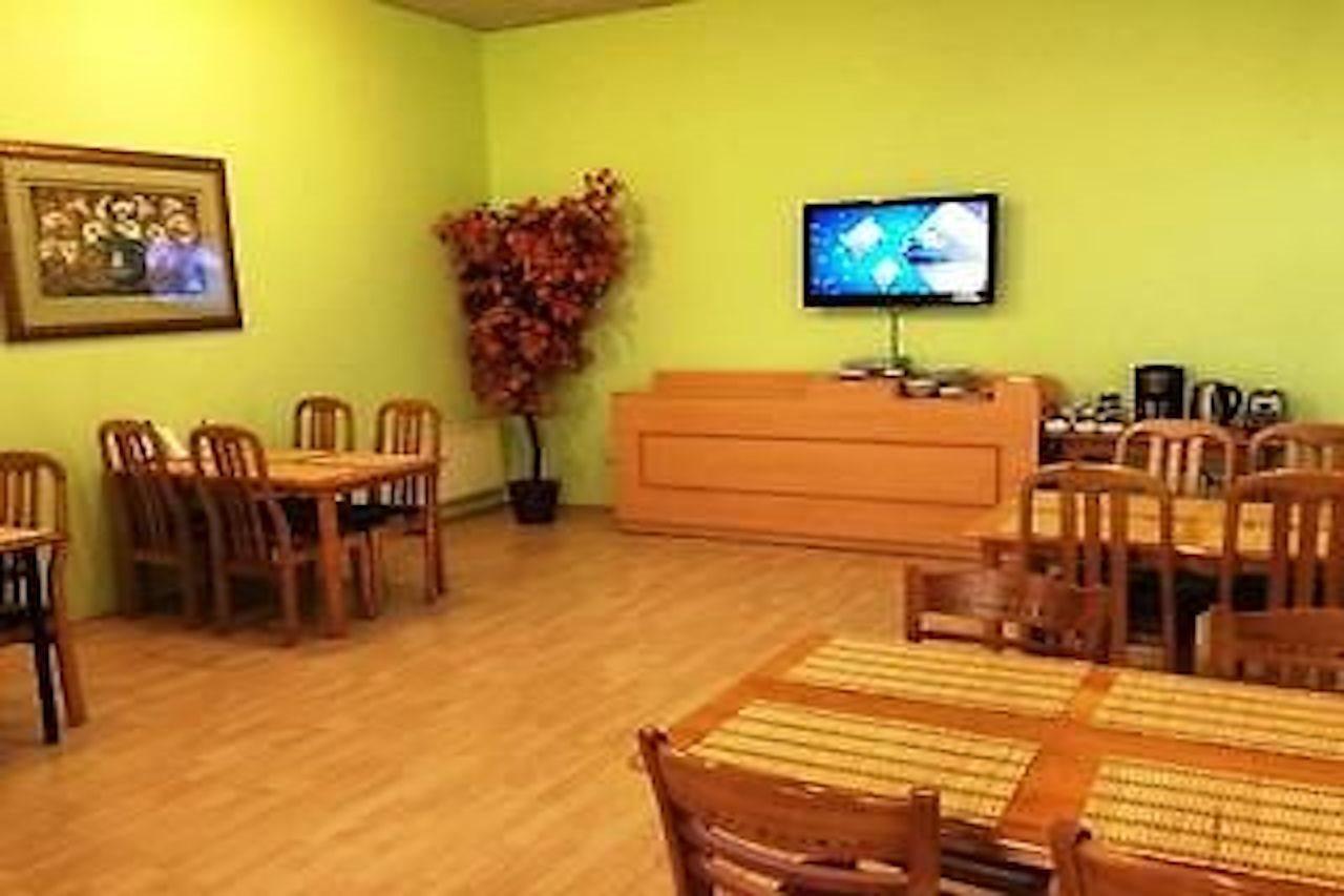 Balion Hotel Баку Екстериор снимка