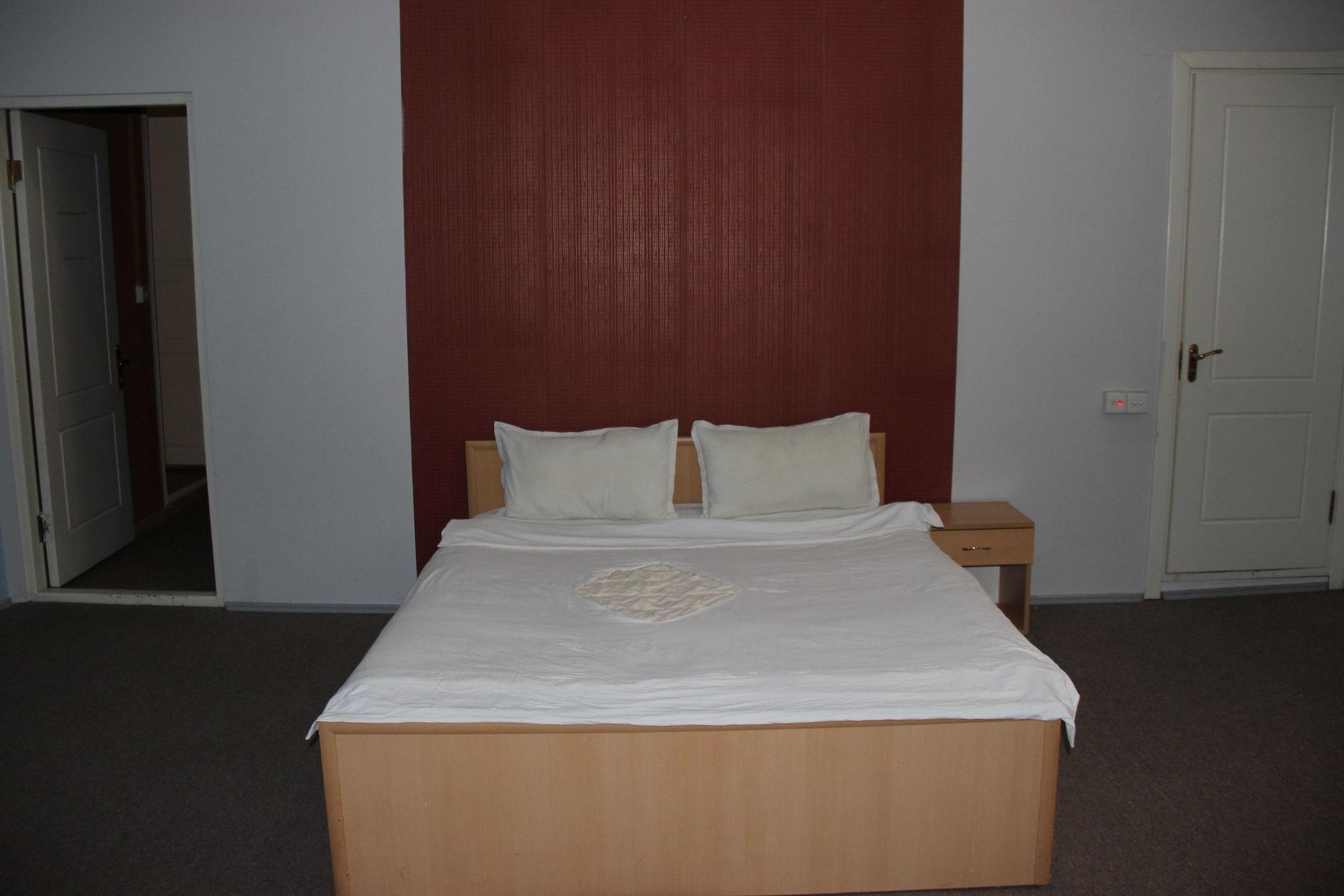 Balion Hotel Баку Екстериор снимка
