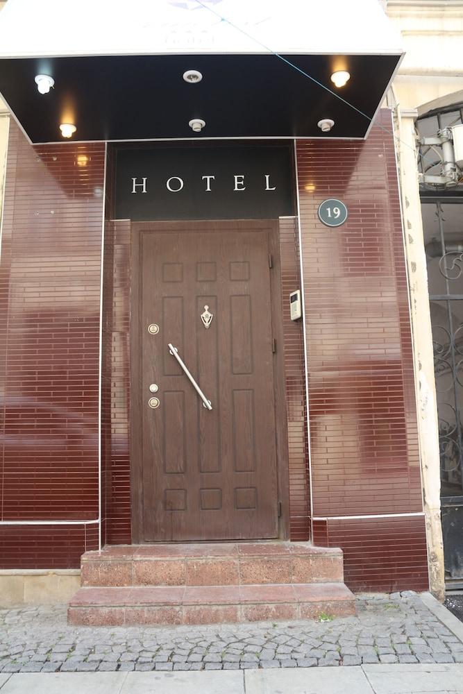 Balion Hotel Баку Екстериор снимка